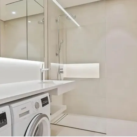 Royal Hamilius Luxury 1 Bed Appartement *